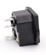 Receptaculo de energia con portafusible