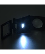 Lupa pequeña con base de metal